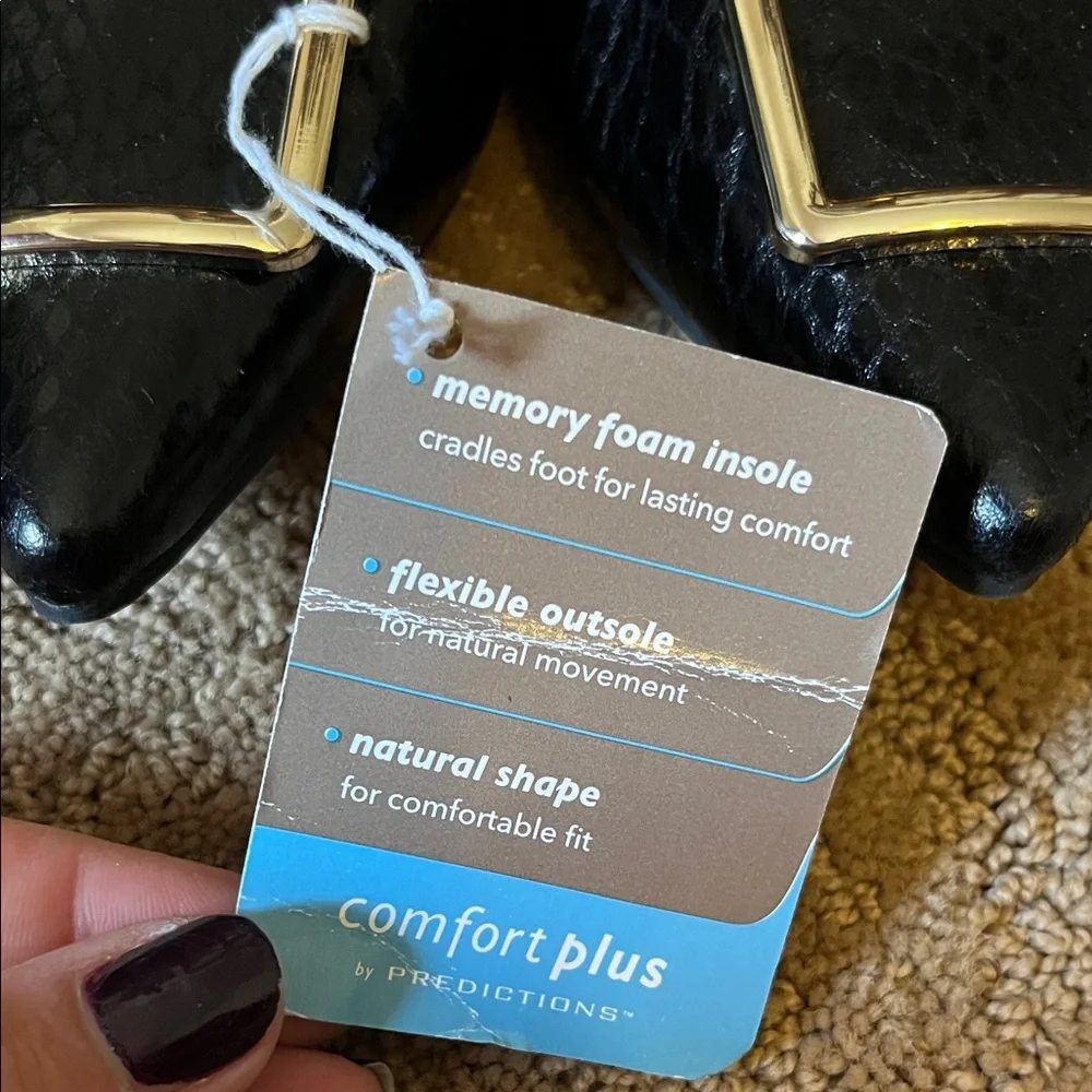 Comfort Plus by Predictions Black Heels with Gold Buckle - Picture 2 of 10